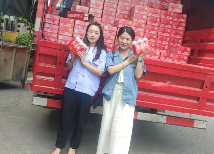 清涼一夏，關(guān)懷無限丨志成全體員工福利飲料發(fā)放活動